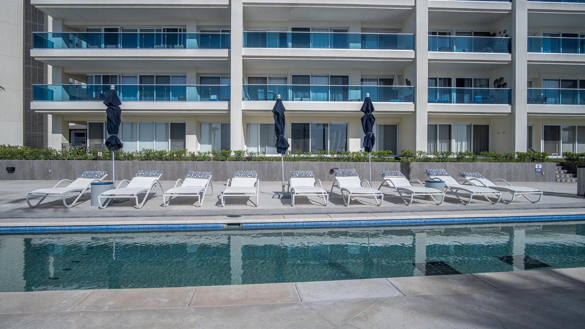 Gorgeous 2 bedroom condo Encantame Towers Velero 904