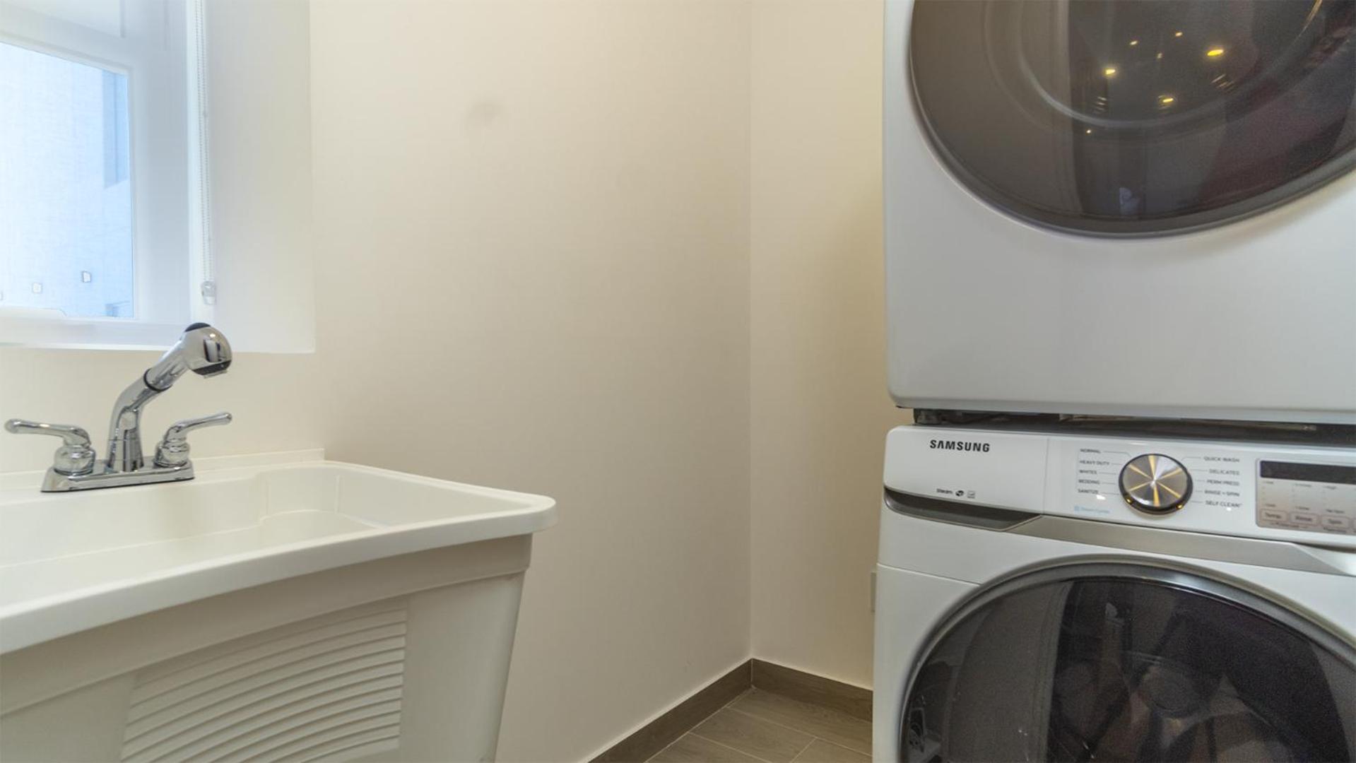 Luxurious 2 Bedroom Ground floor Condo W104