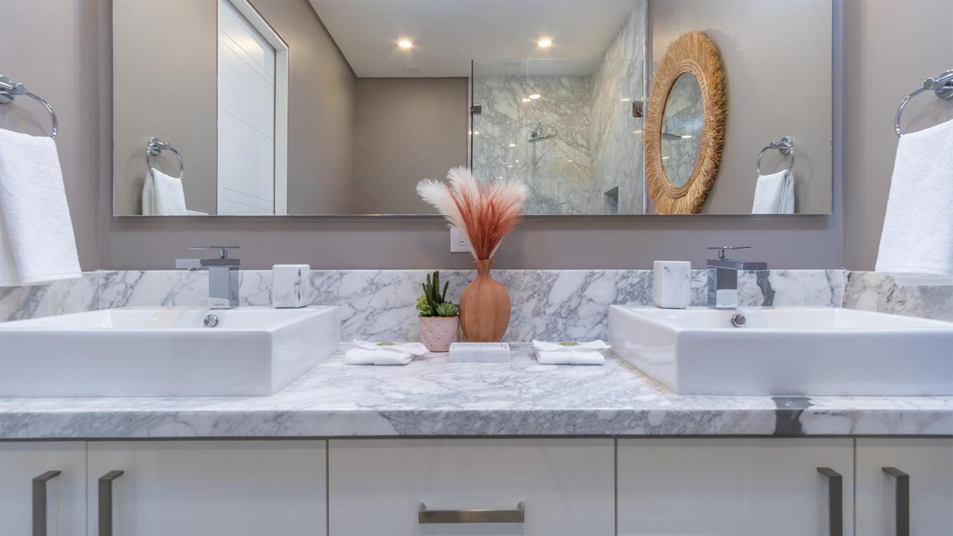 Luxurious 2 Bedroom Ground floor Condo W104