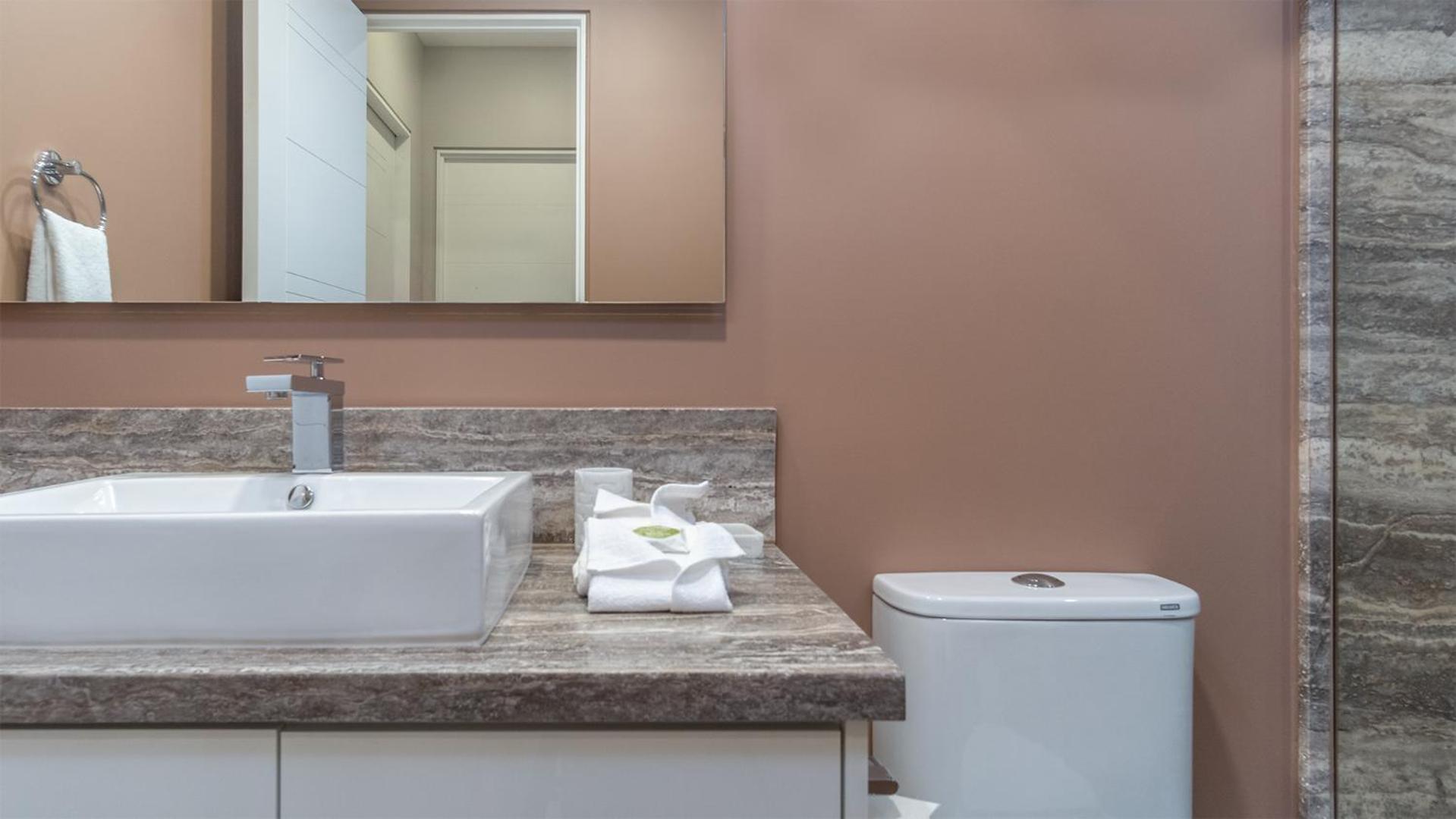Luxurious 2 Bedroom Ground floor Condo W104