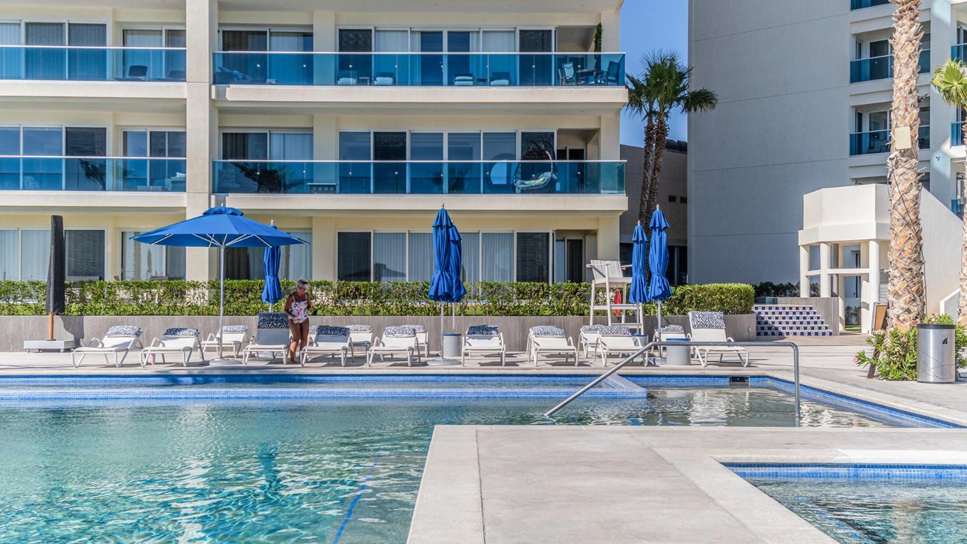 Luxurious 2 Bedroom Ground floor Condo W104