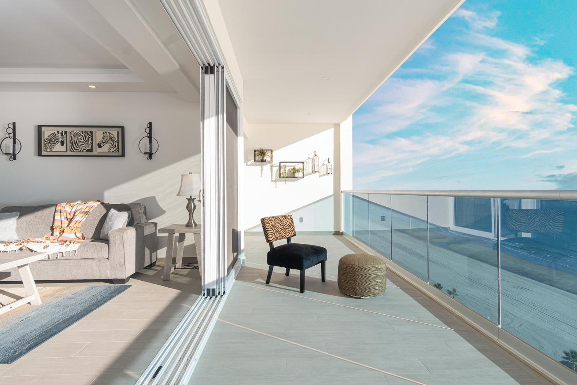 Stay in Luxury/Splash in New Lazy River this Winter Encanatame Towers 902