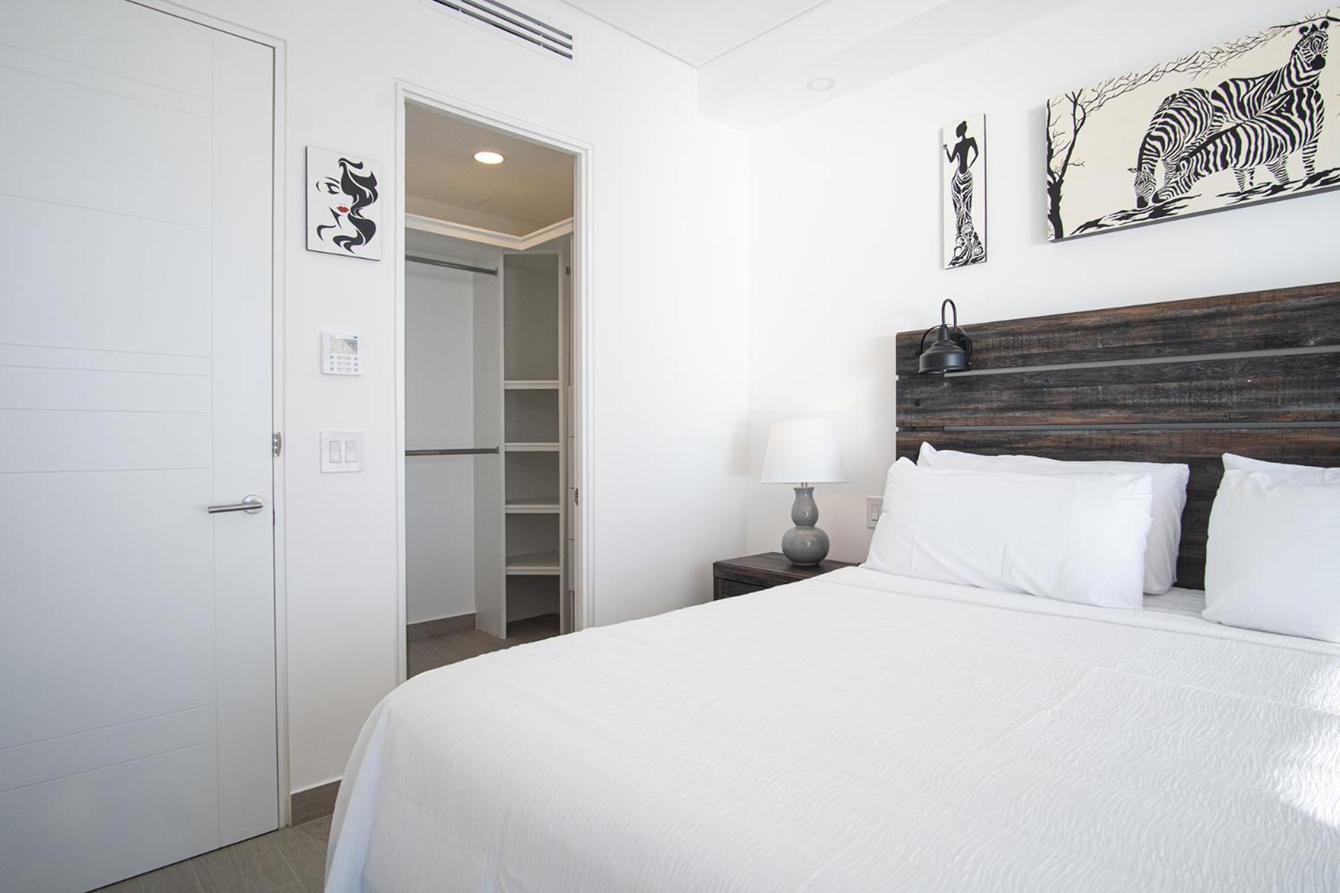Stay in Luxury/Splash in New Lazy River this Winter Encanatame Towers 902