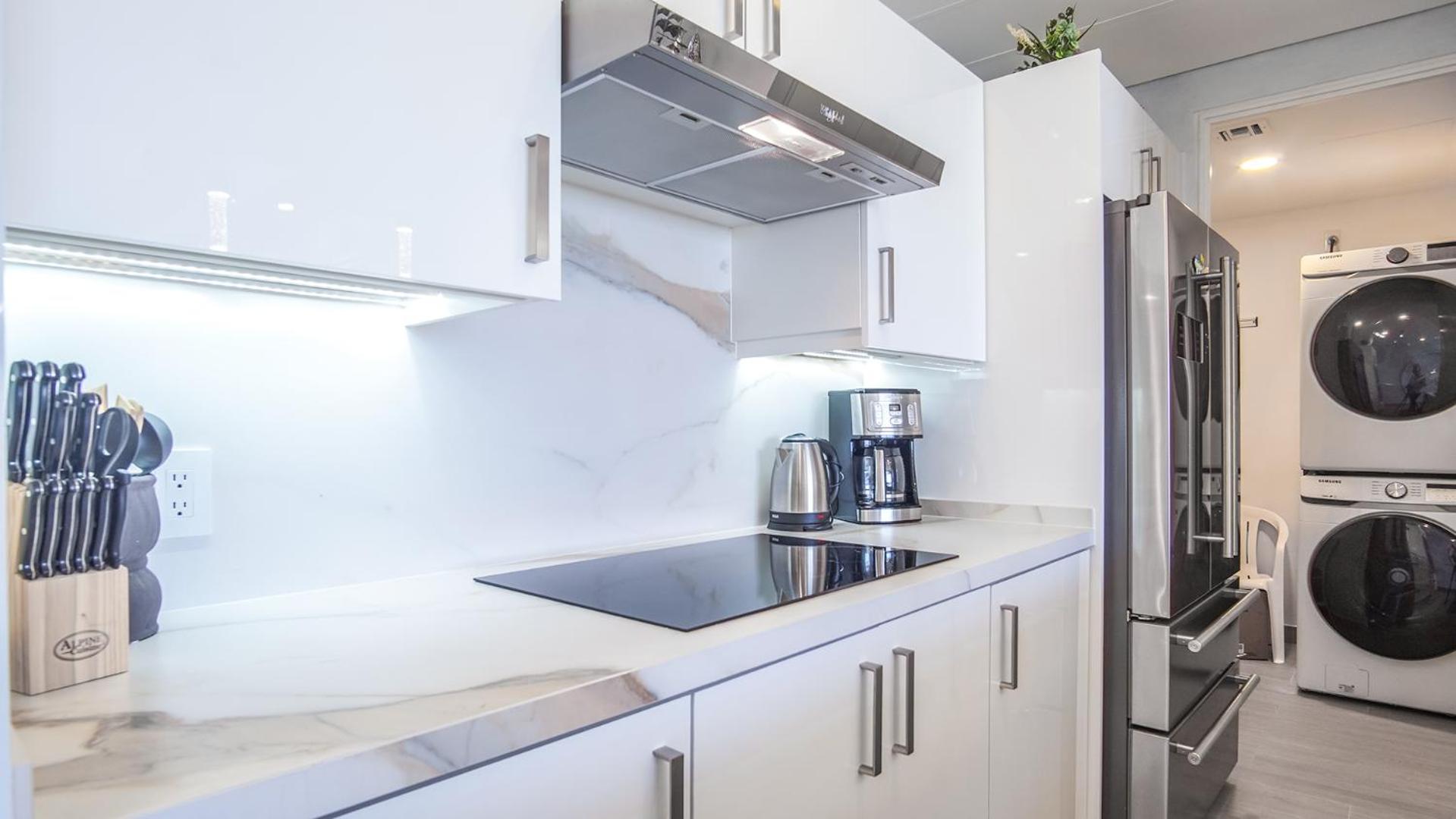 Lovely 2 bedroom condo Encantame Towers Velero 104