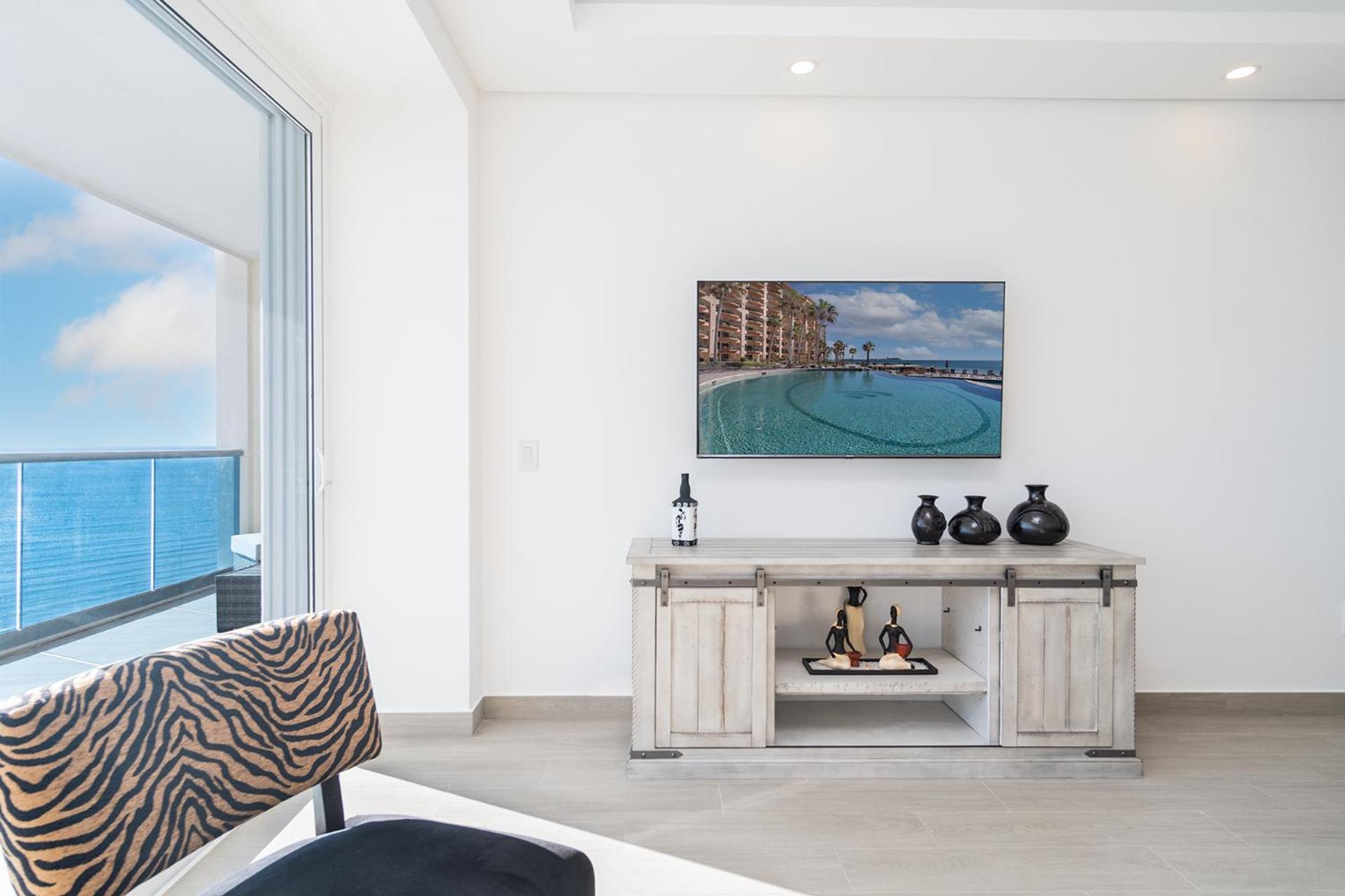 Stay in Luxury/Splash in New Lazy River this Winter Encanatame Towers 902