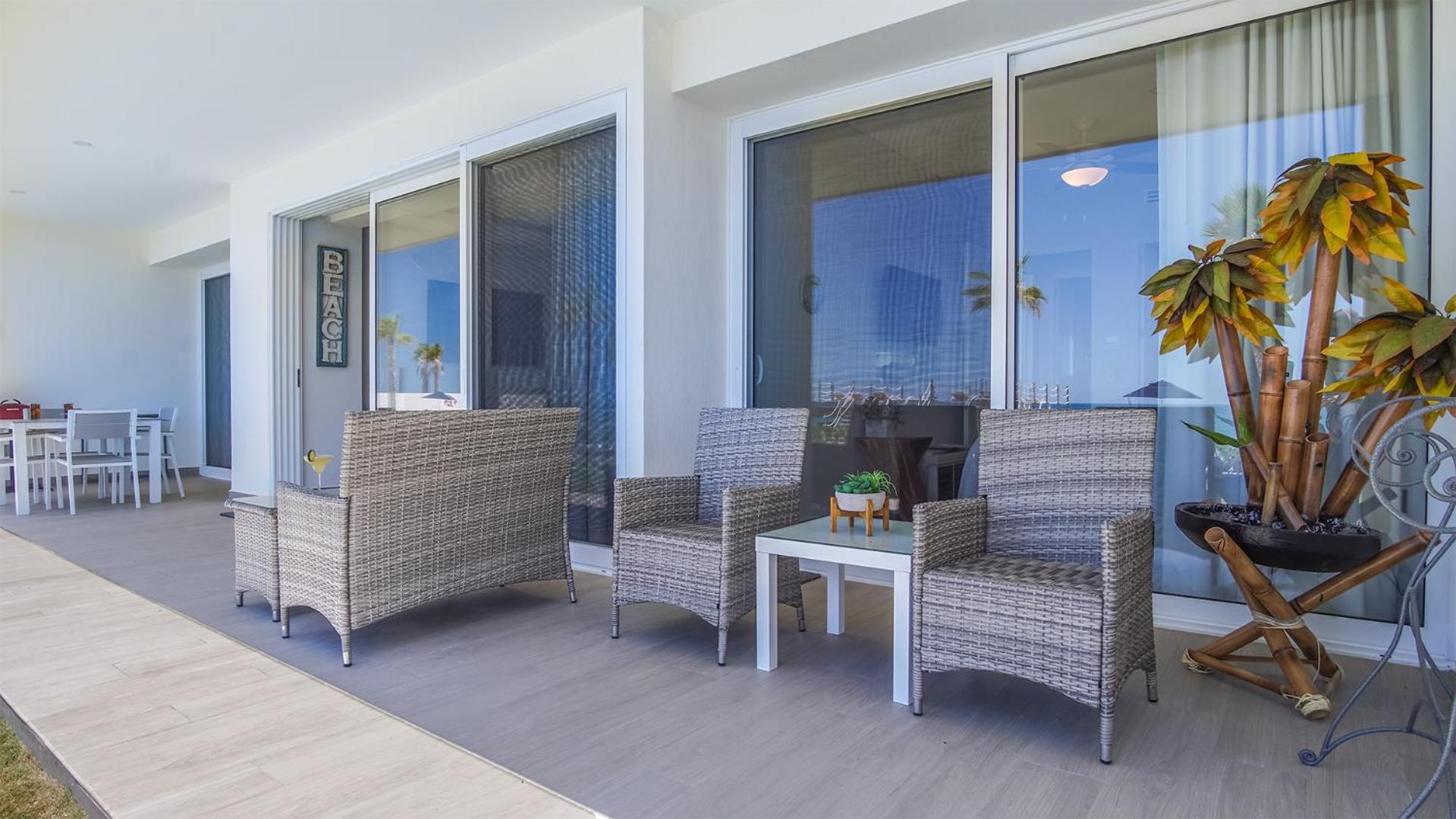 Lovely 2 bedroom condo Encantame Towers Velero 104