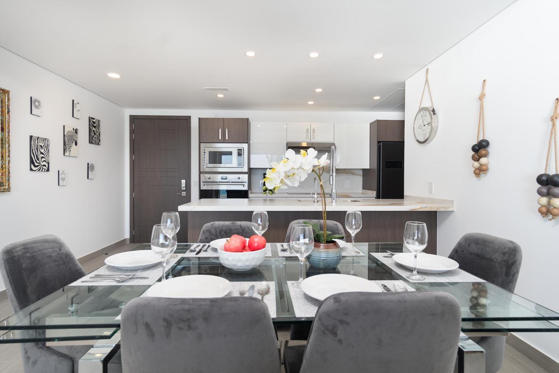 Stay in Luxury/Splash in New Lazy River this Winter Encanatame Towers 902