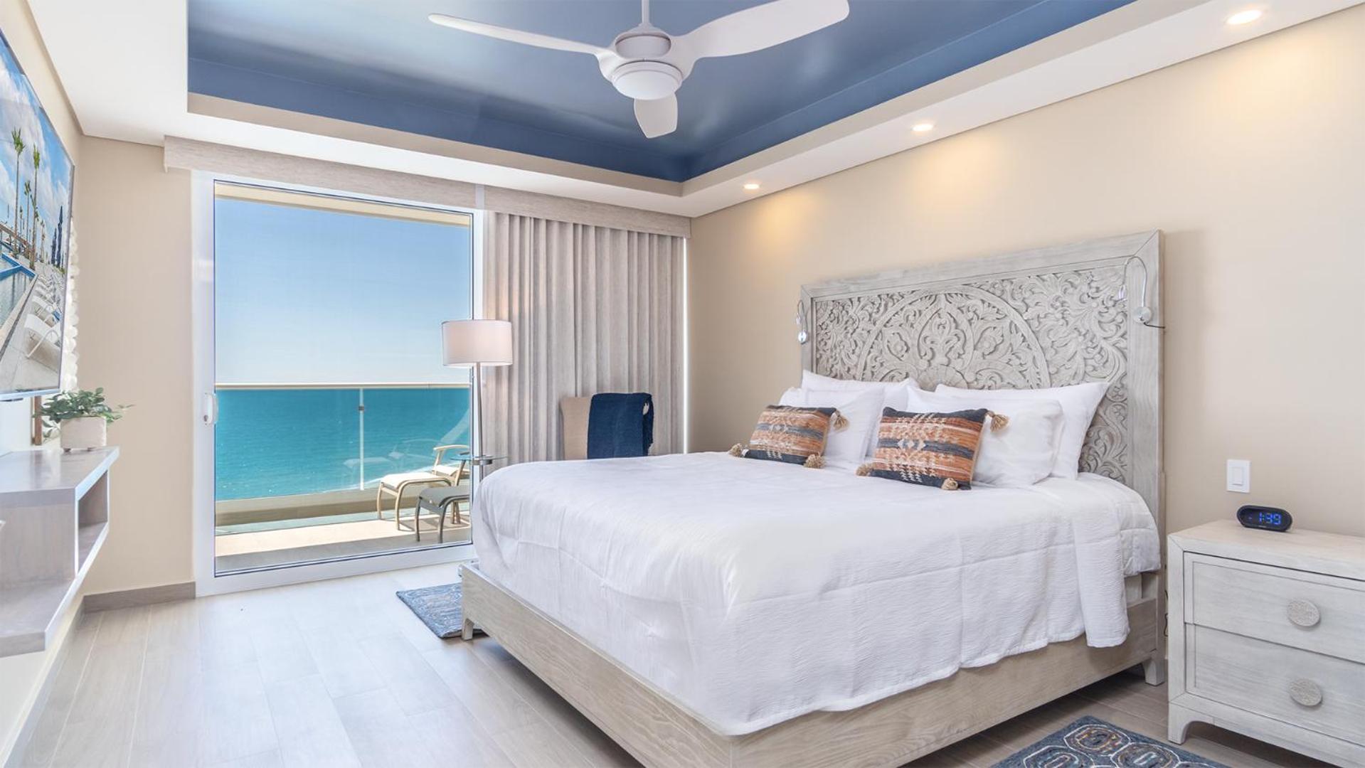 Panoramic water front deluxe condo Encantame Viento 605