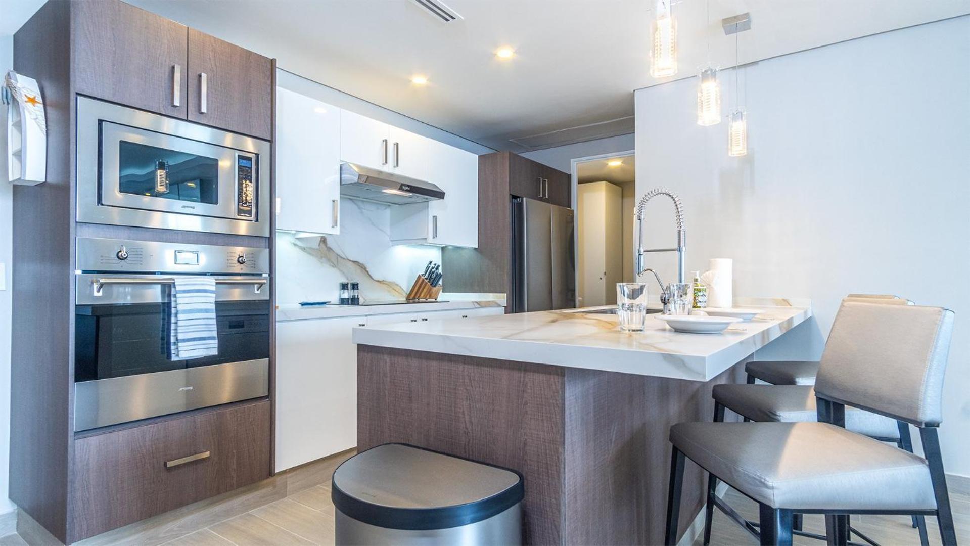 Amaizing condo by the beach Encantame W1704
