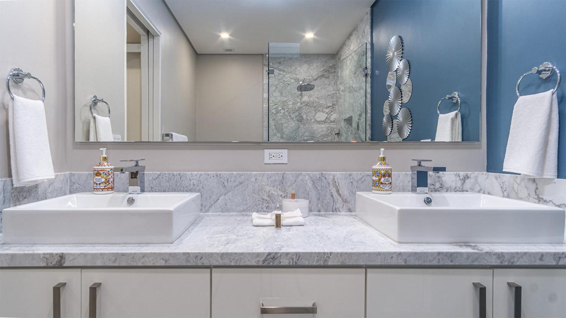 Amaizing condo by the beach Encantame W1704