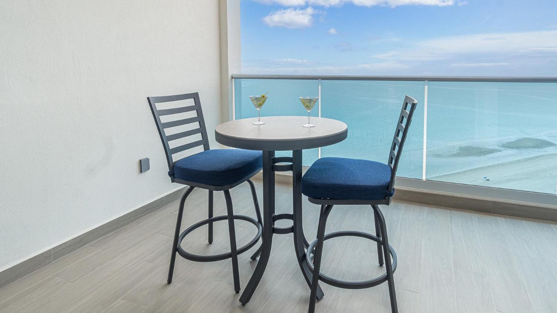 Amaizing condo by the beach Encantame W1704