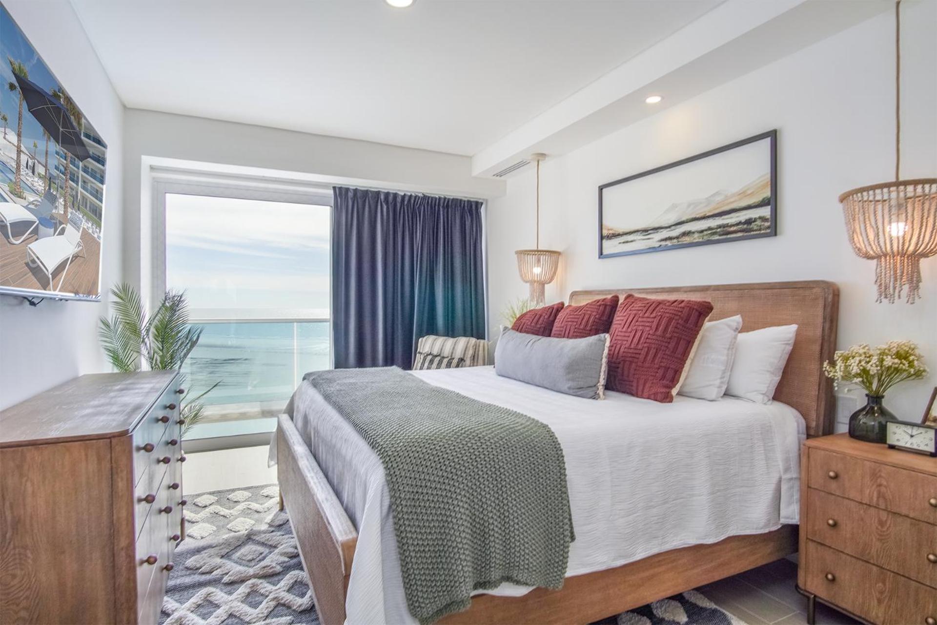 Awesome 3 bedroom condo Encantame Tower E 301