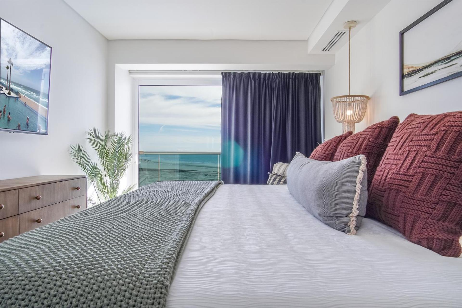 Awesome 3 bedroom condo Encantame Tower E 301