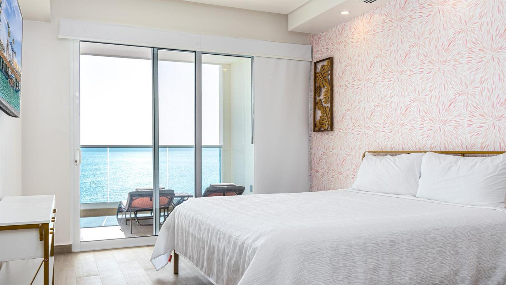Modern 2 BR Condo at Encantame Towers Viento 2204