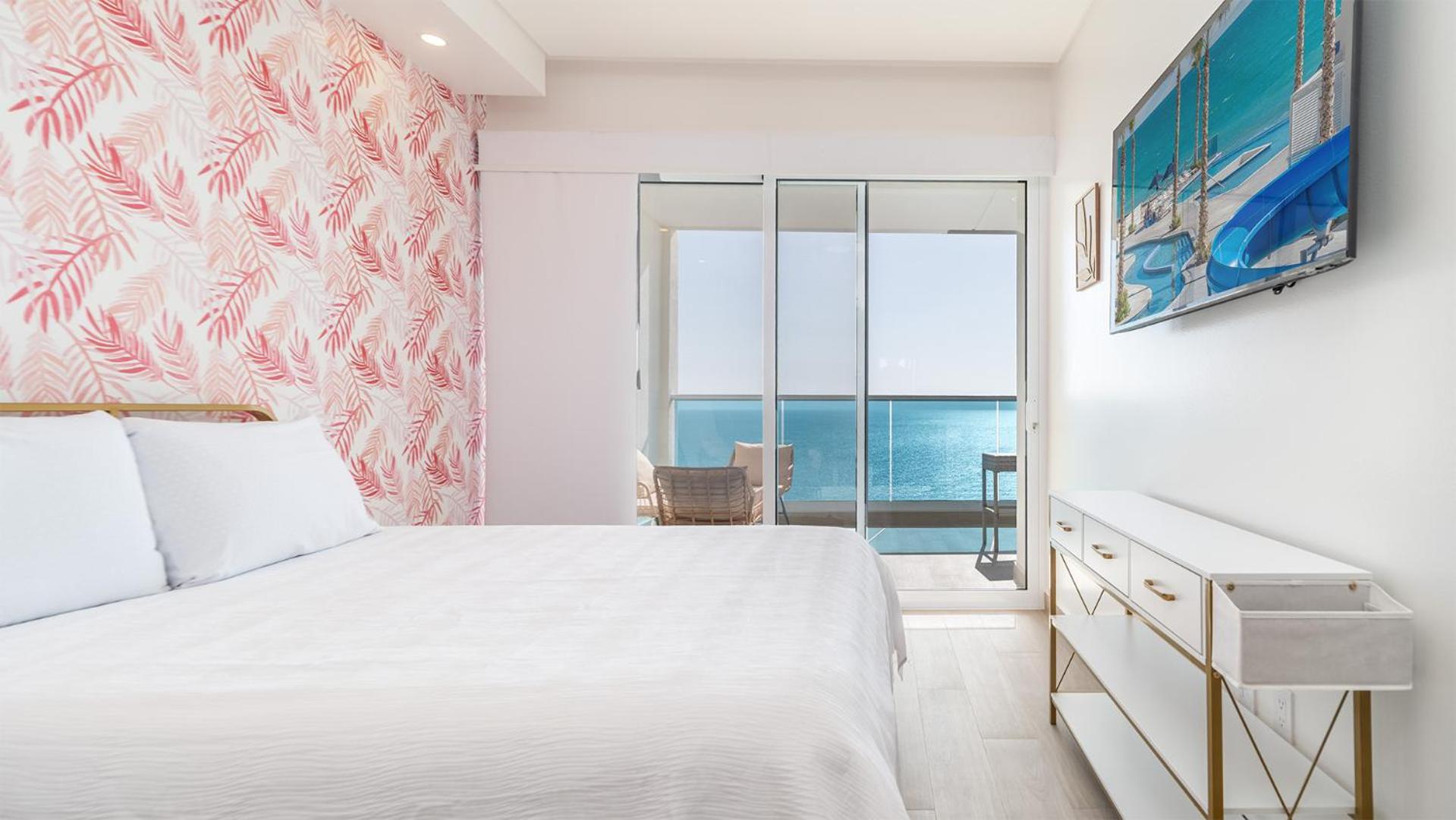 Modern 2 BR Condo at Encantame Towers Viento 2204