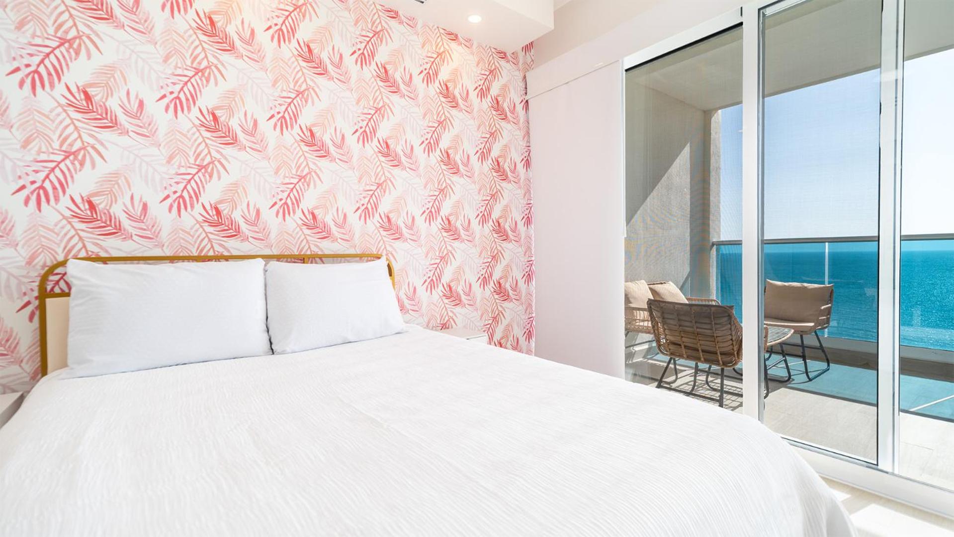 Modern 2 BR Condo at Encantame Towers Viento 2204