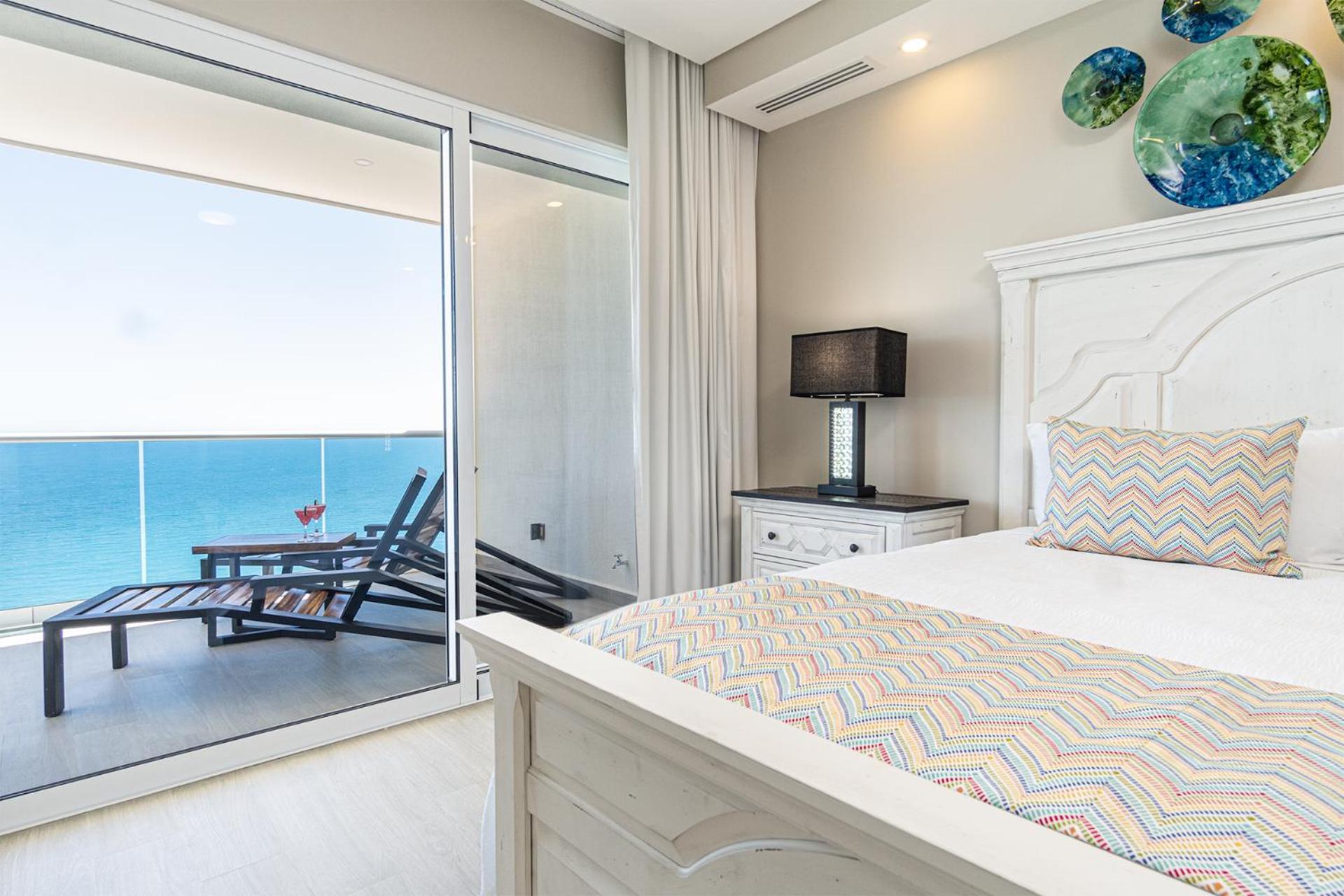Modish 2 BR Condo at Encantame Towers Velero 2204