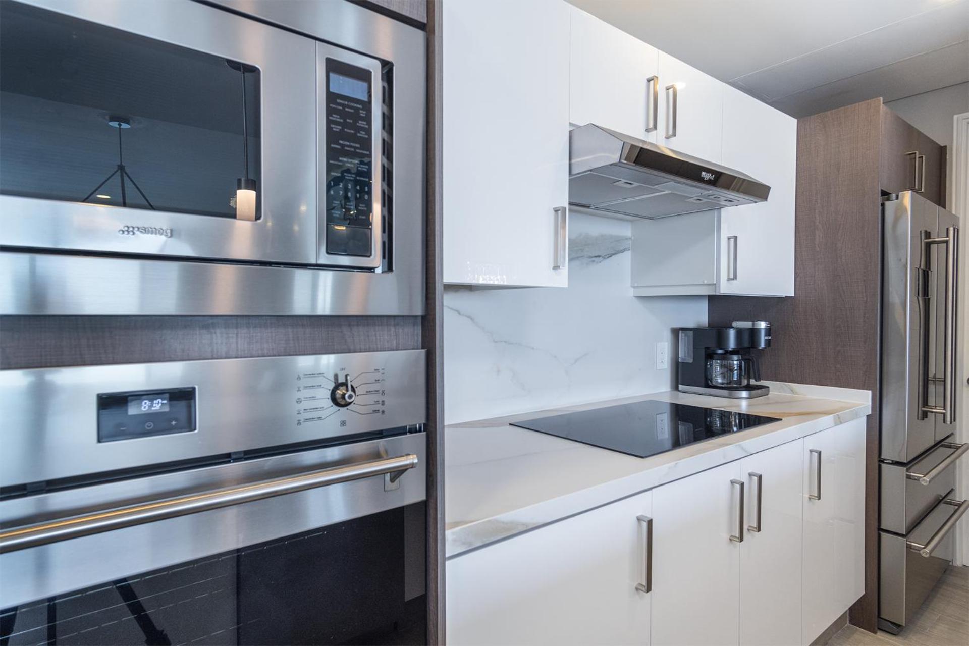Modish 2 BR Condo at Encantame Towers Velero 2204