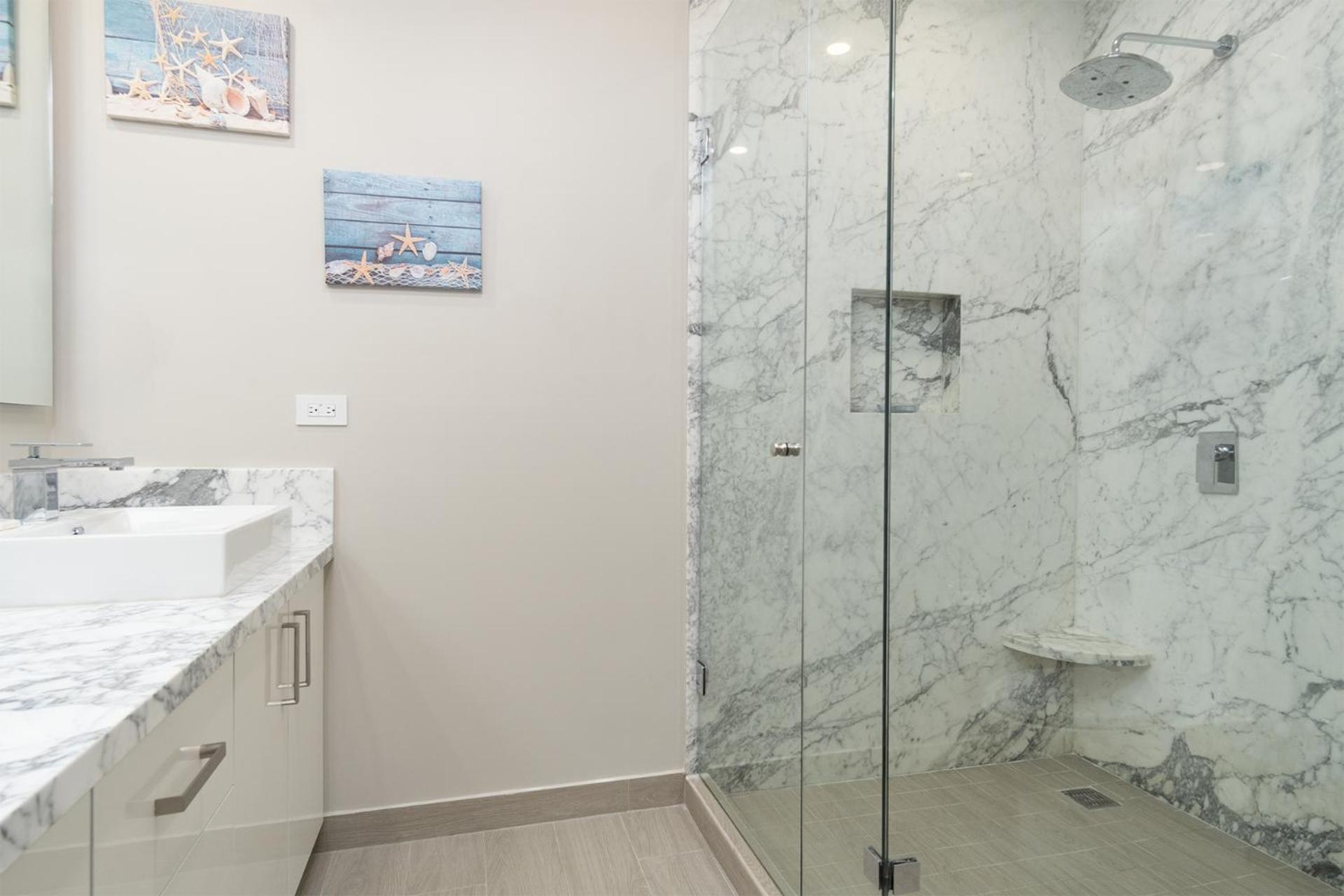 Modish 2 BR Condo at Encantame Towers Velero 2204