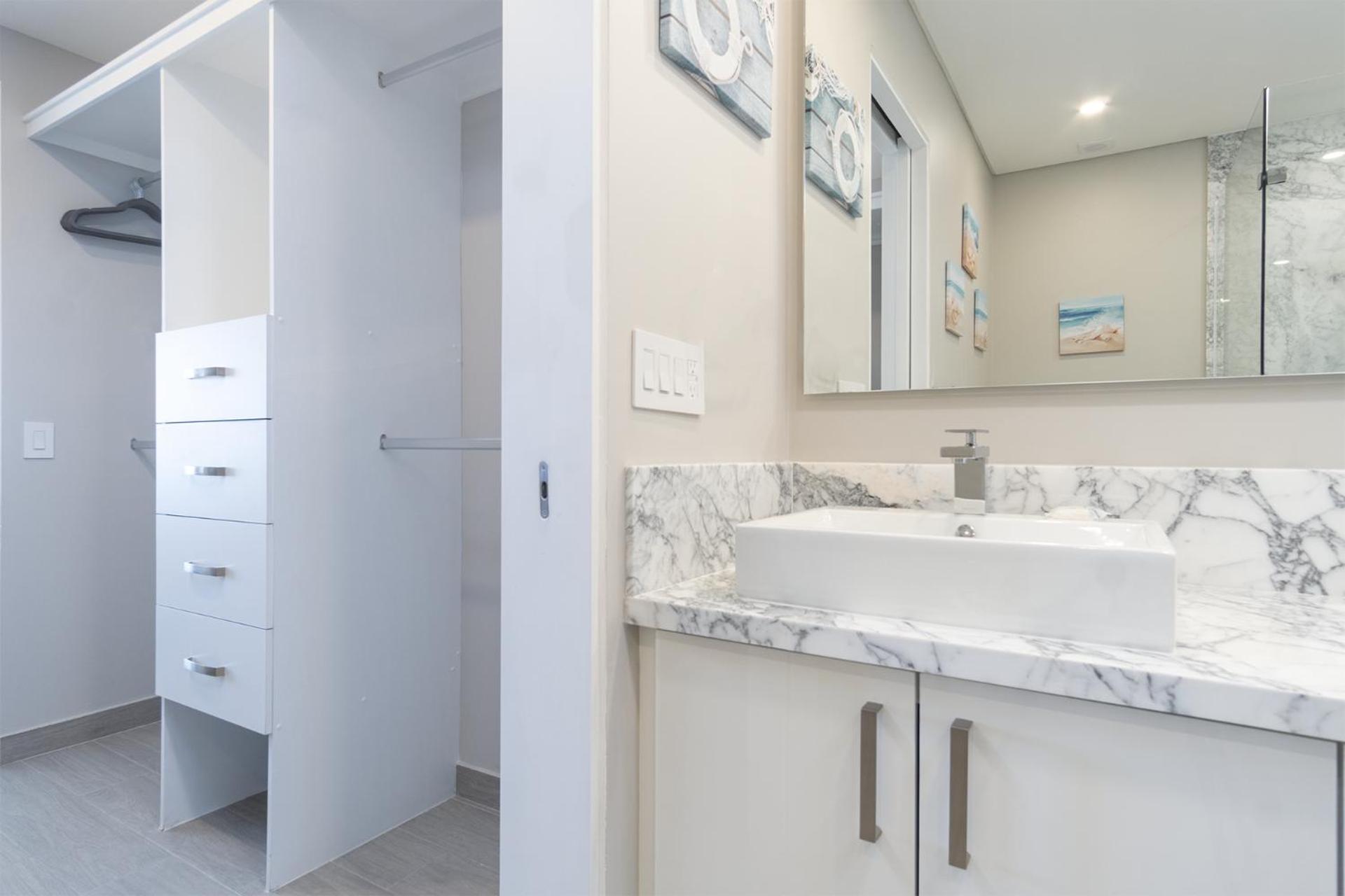 Modish 2 BR Condo at Encantame Towers Velero 2204