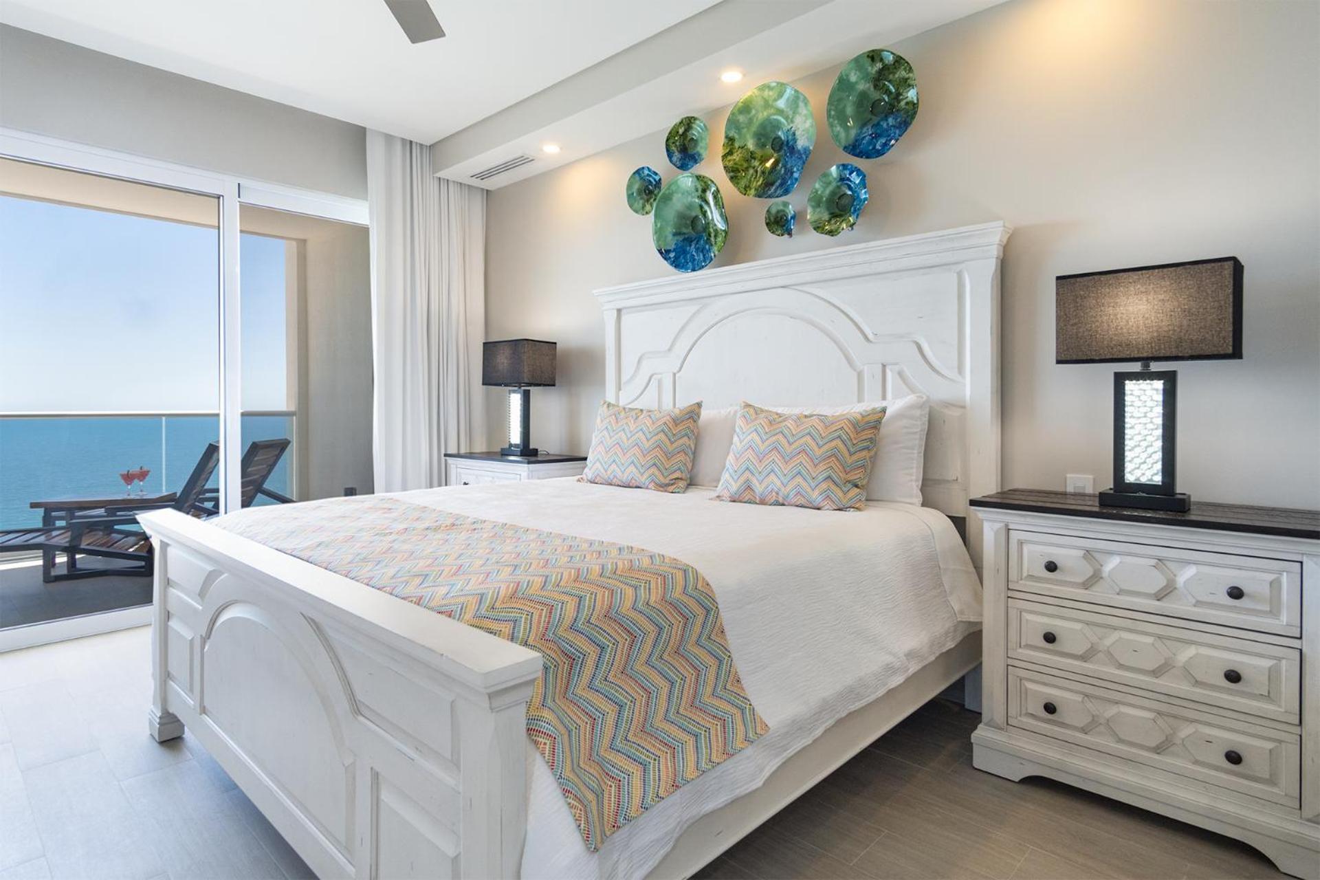 Modish 2 BR Condo at Encantame Towers Velero 2204