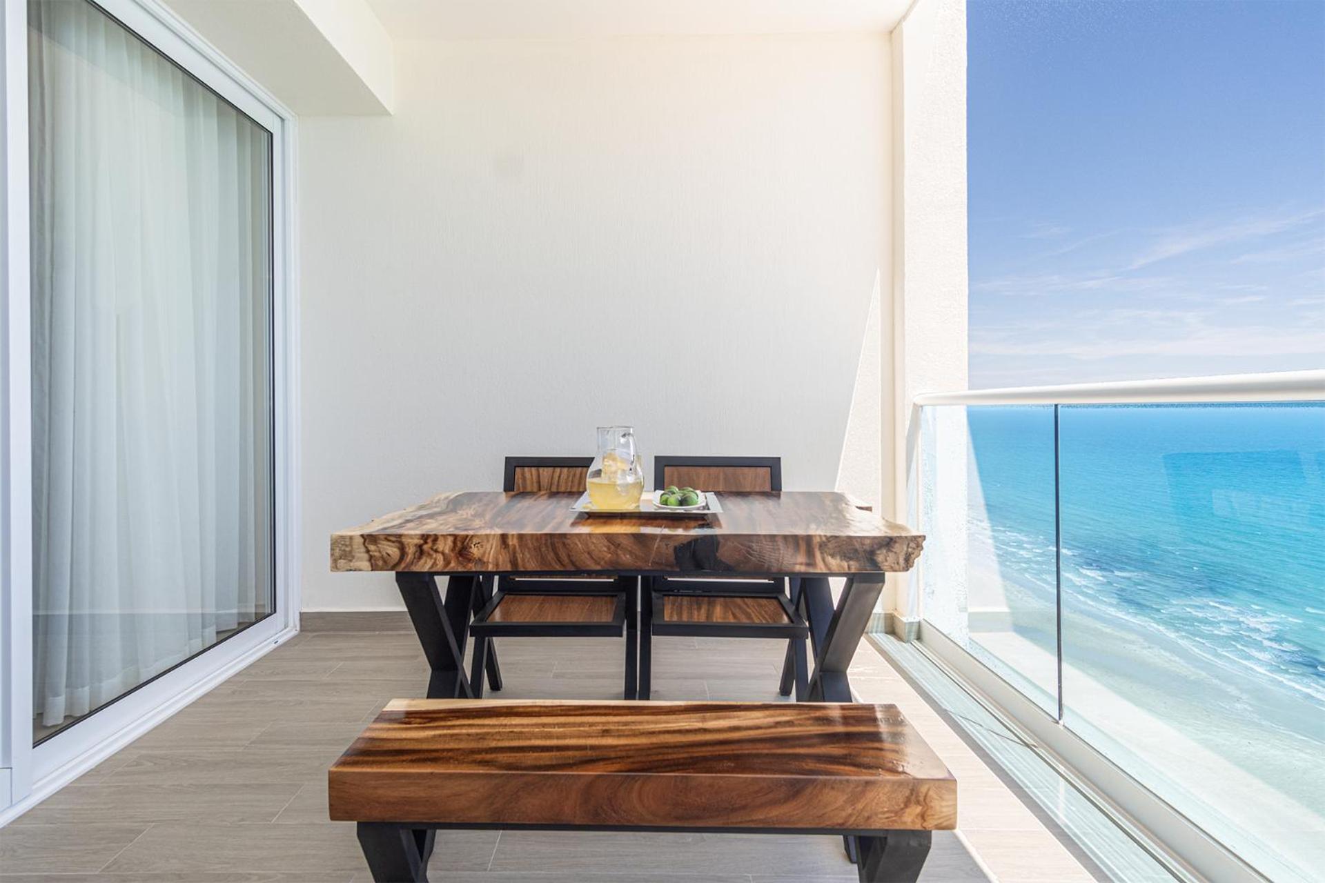 Modish 2 BR Condo at Encantame Towers Velero 2204