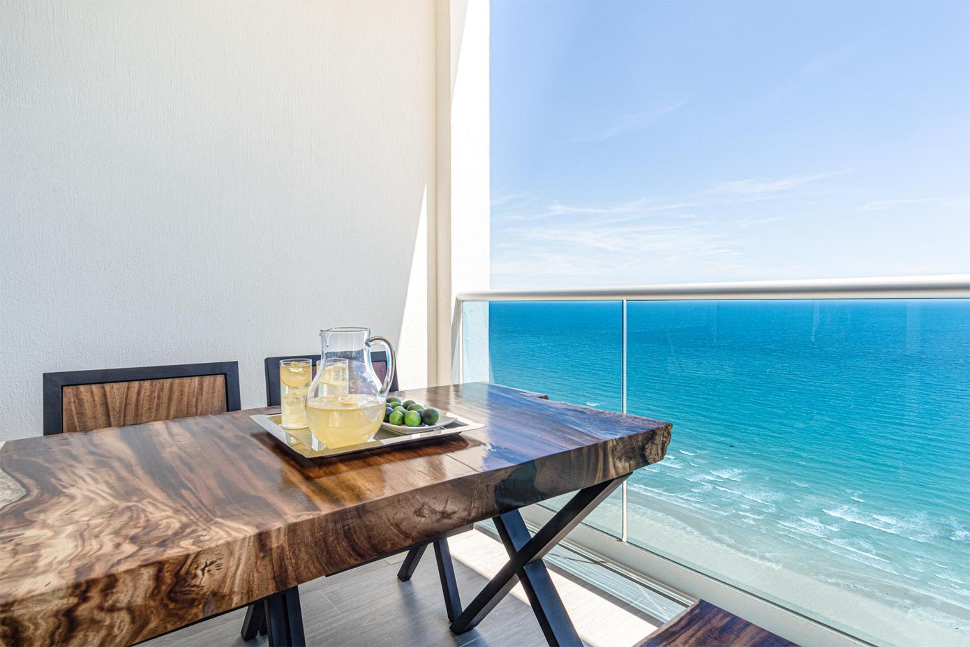 Modish 2 BR Condo at Encantame Towers Velero 2204