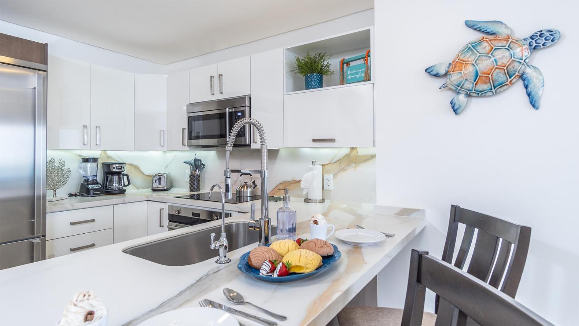 Lavish 1 bedroom Beach Front Condominium Encantame C-1403