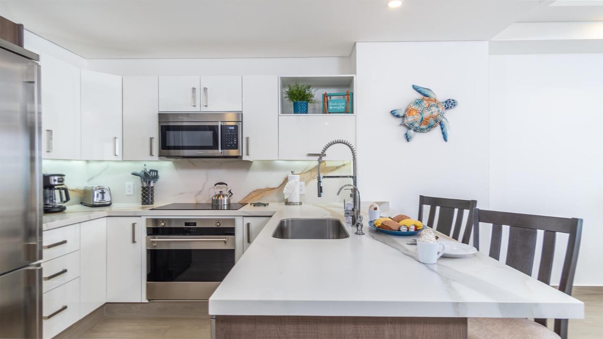 Lavish 1 bedroom Beach Front Condominium Encantame C-1403