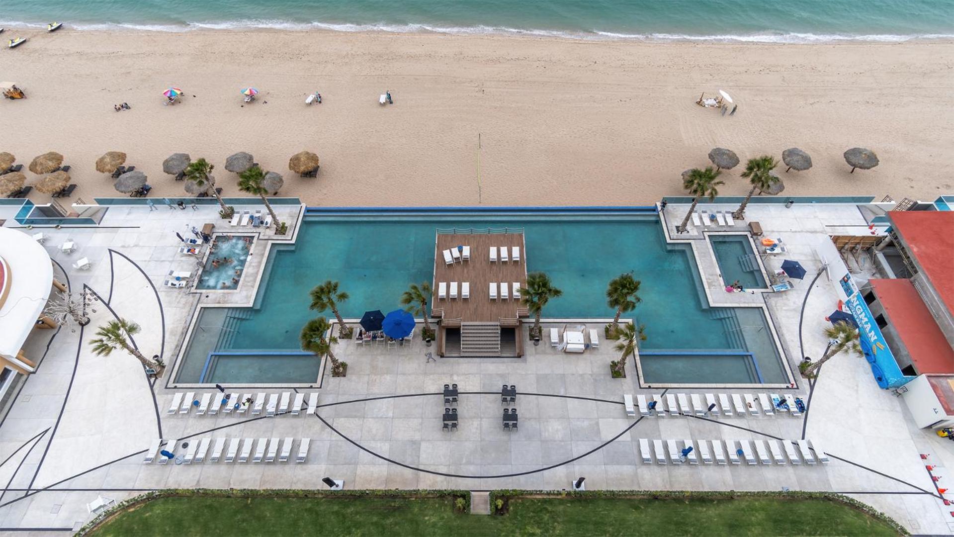 Lavish 1 bedroom Beach Front Condominium Encantame C-1403