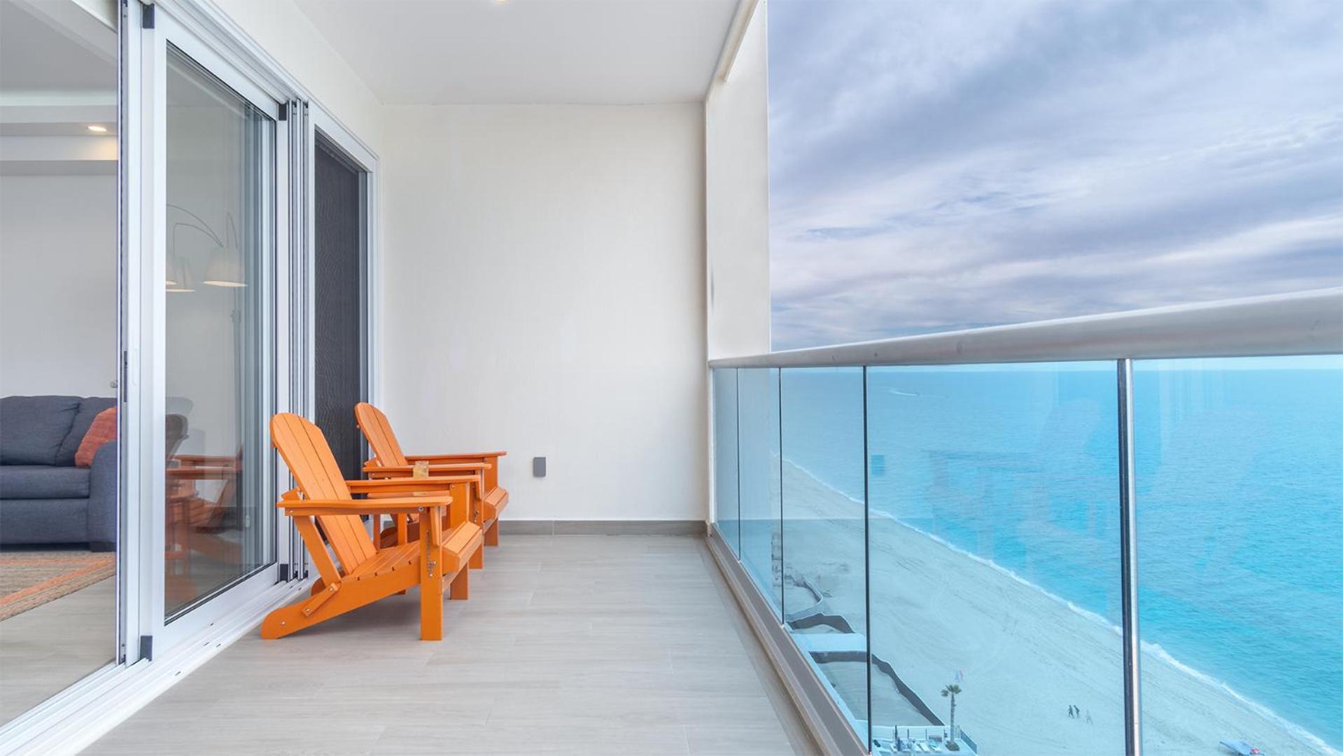Lavish 1 bedroom Beach Front Condominium Encantame C-1403