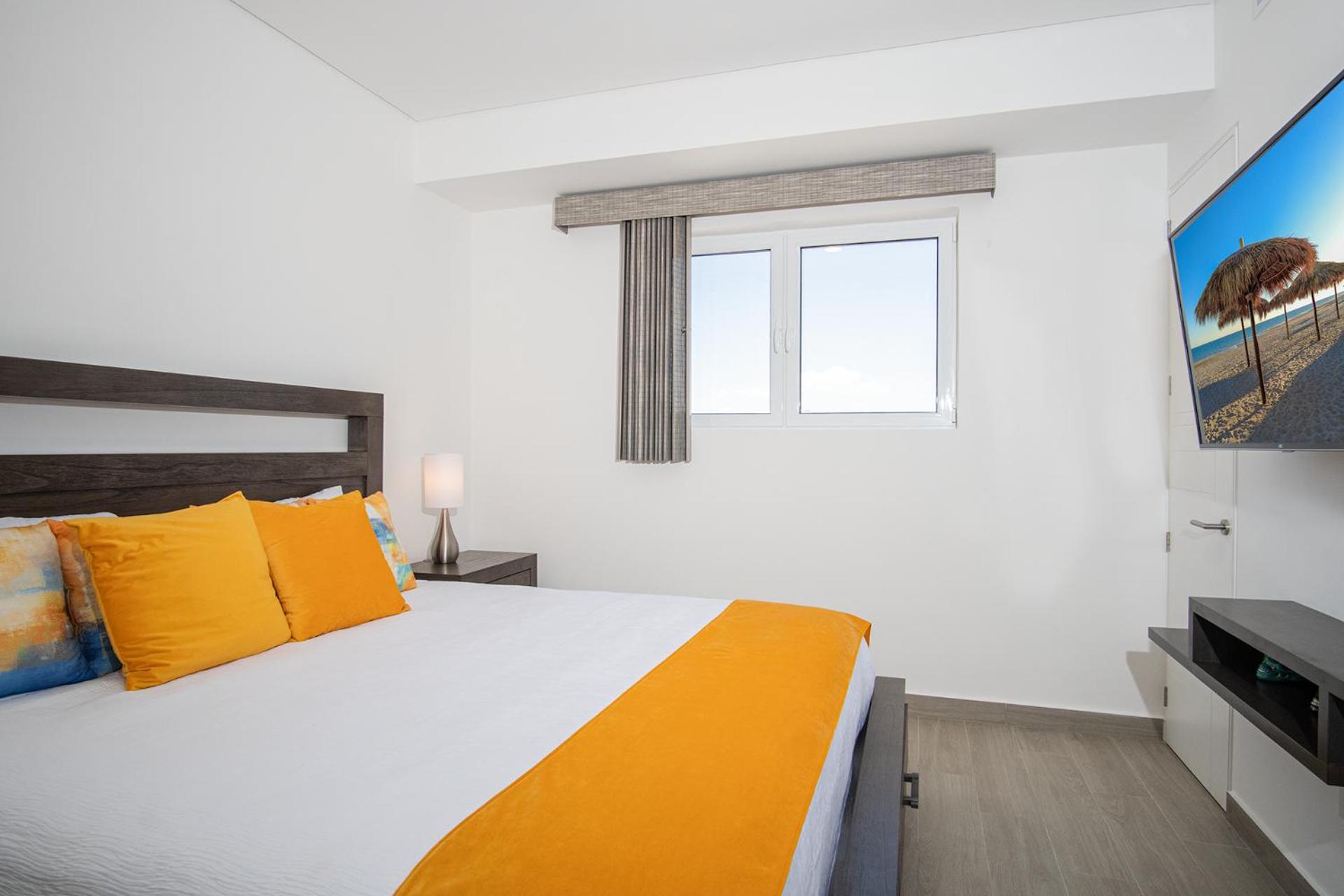 Family Paradise! Splash in The New Lazy River and Sleep In Luxury Encantame Velero 2101