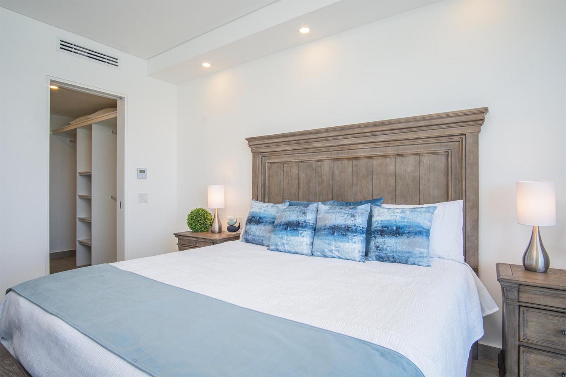 Family Paradise! Splash in The New Lazy River and Sleep In Luxury Encantame Velero 2101