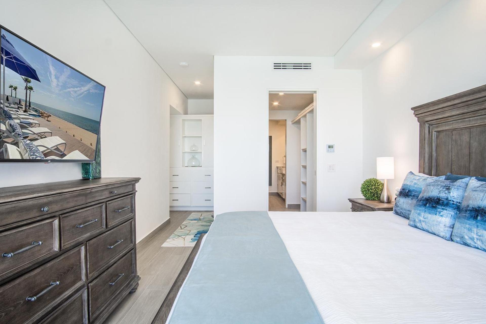 Family Paradise! Splash in The New Lazy River and Sleep In Luxury Encantame Velero 2101