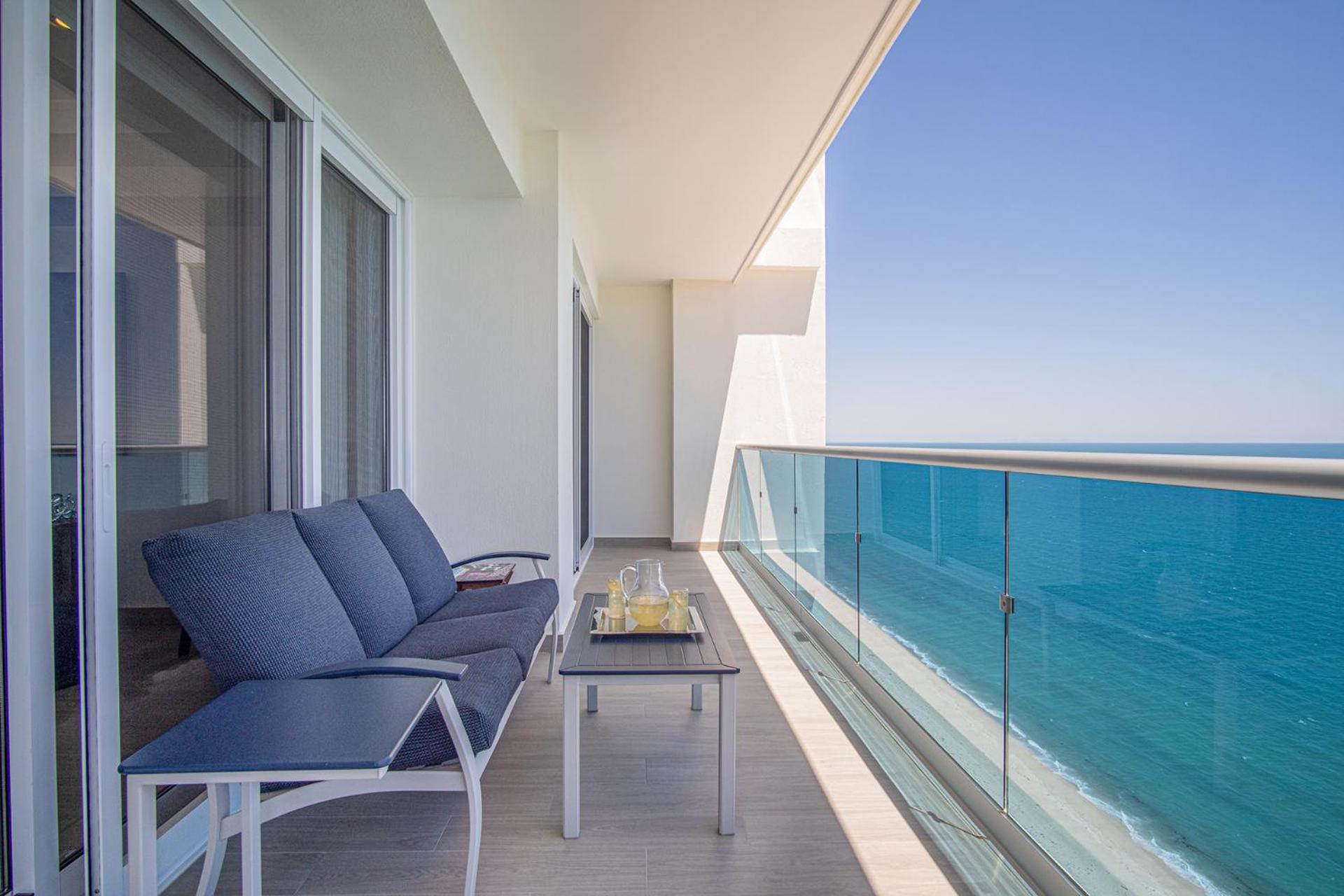 Family Paradise! Splash in The New Lazy River and Sleep In Luxury Encantame Velero 2101