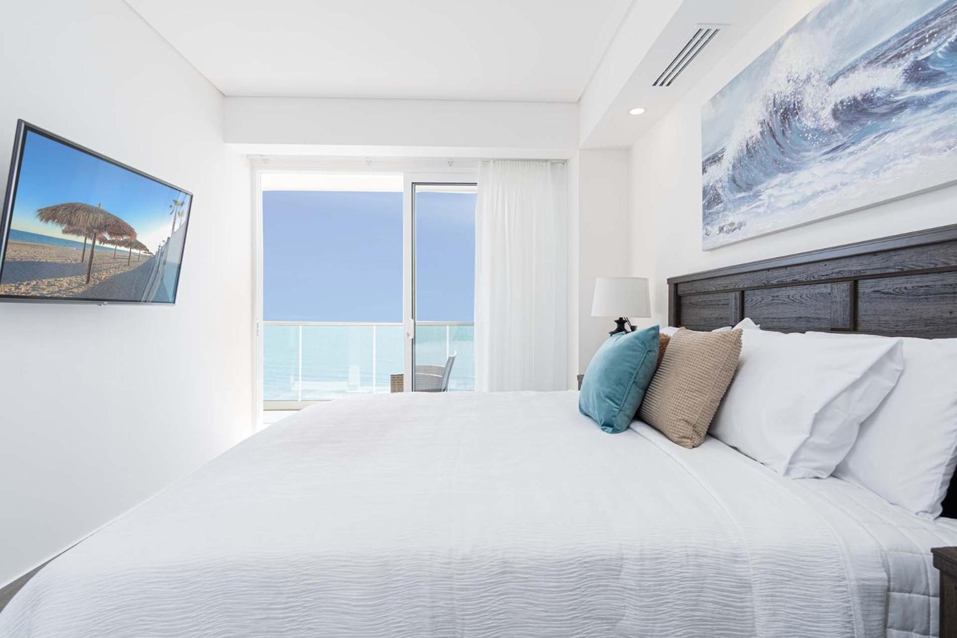 Splash in The New Lazy River/Stay in Modern Luxury Encantame C-603