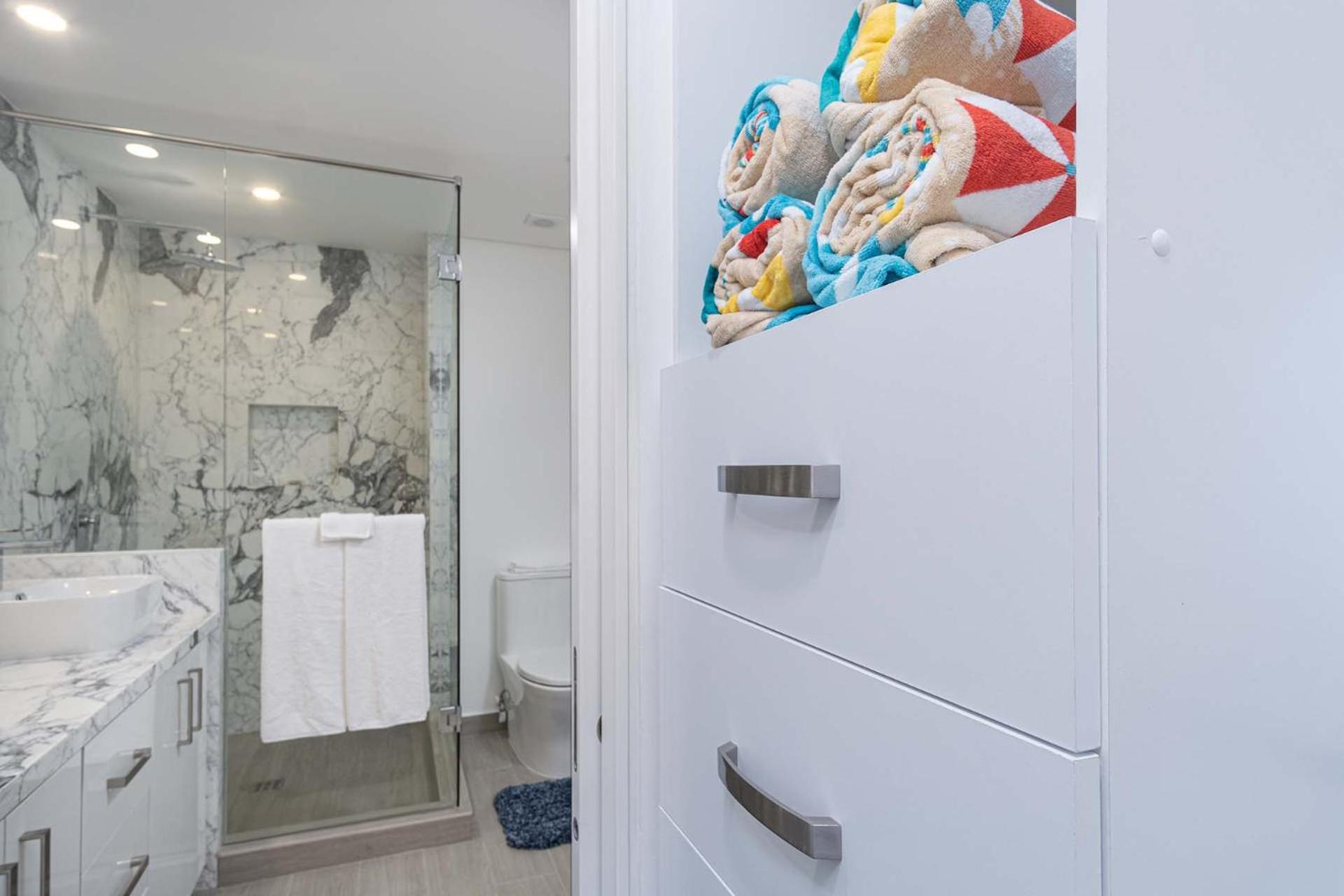 Splash in The New Lazy River/Stay in Modern Luxury Encantame C-603