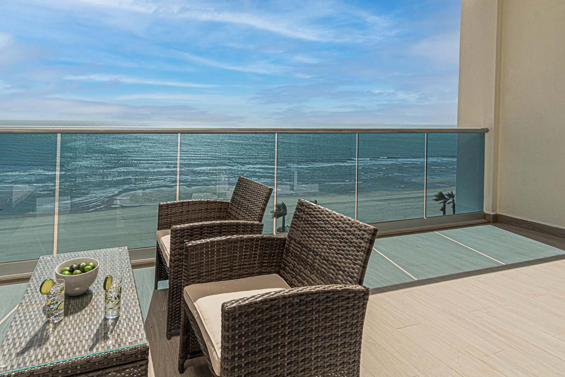 Splash in The New Lazy River/Stay in Modern Luxury Encantame C-603