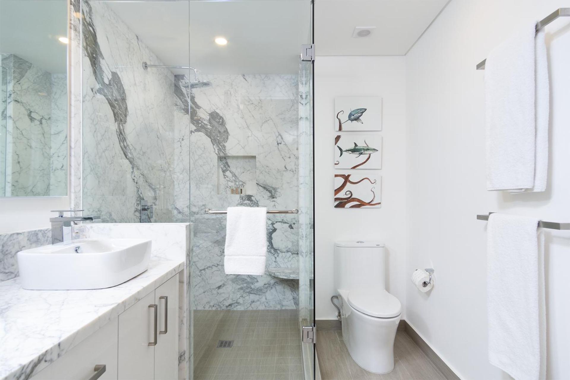 Lavish 1 bedroom Beach Front Condominium Encantame C-1603