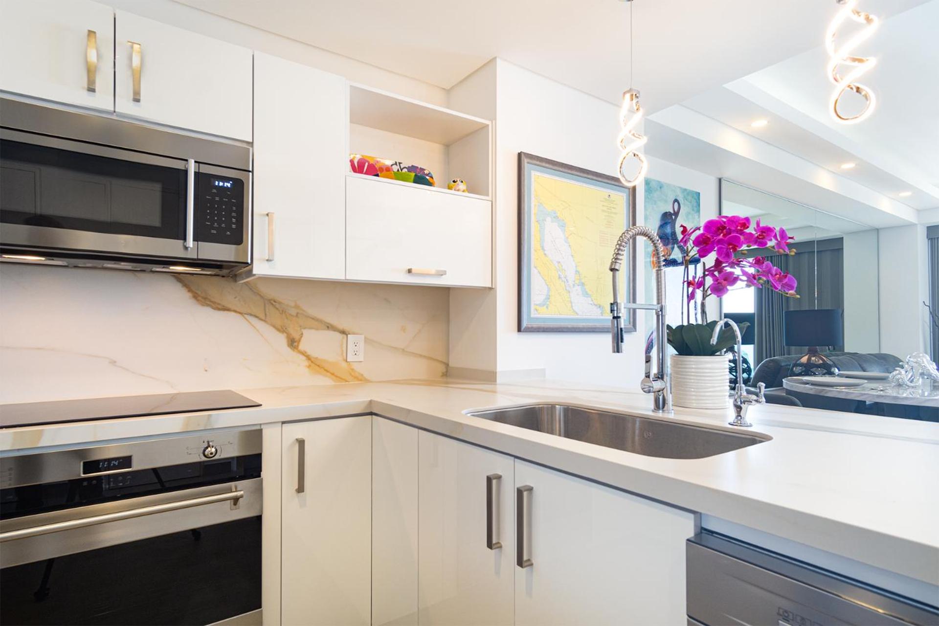 Lavish 1 bedroom Beach Front Condominium Encantame C-1603