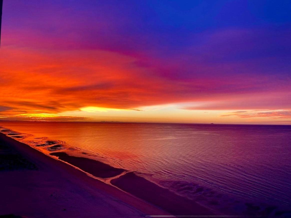 Lavish 1 bedroom Beach Front Condominium Encantame C-1603