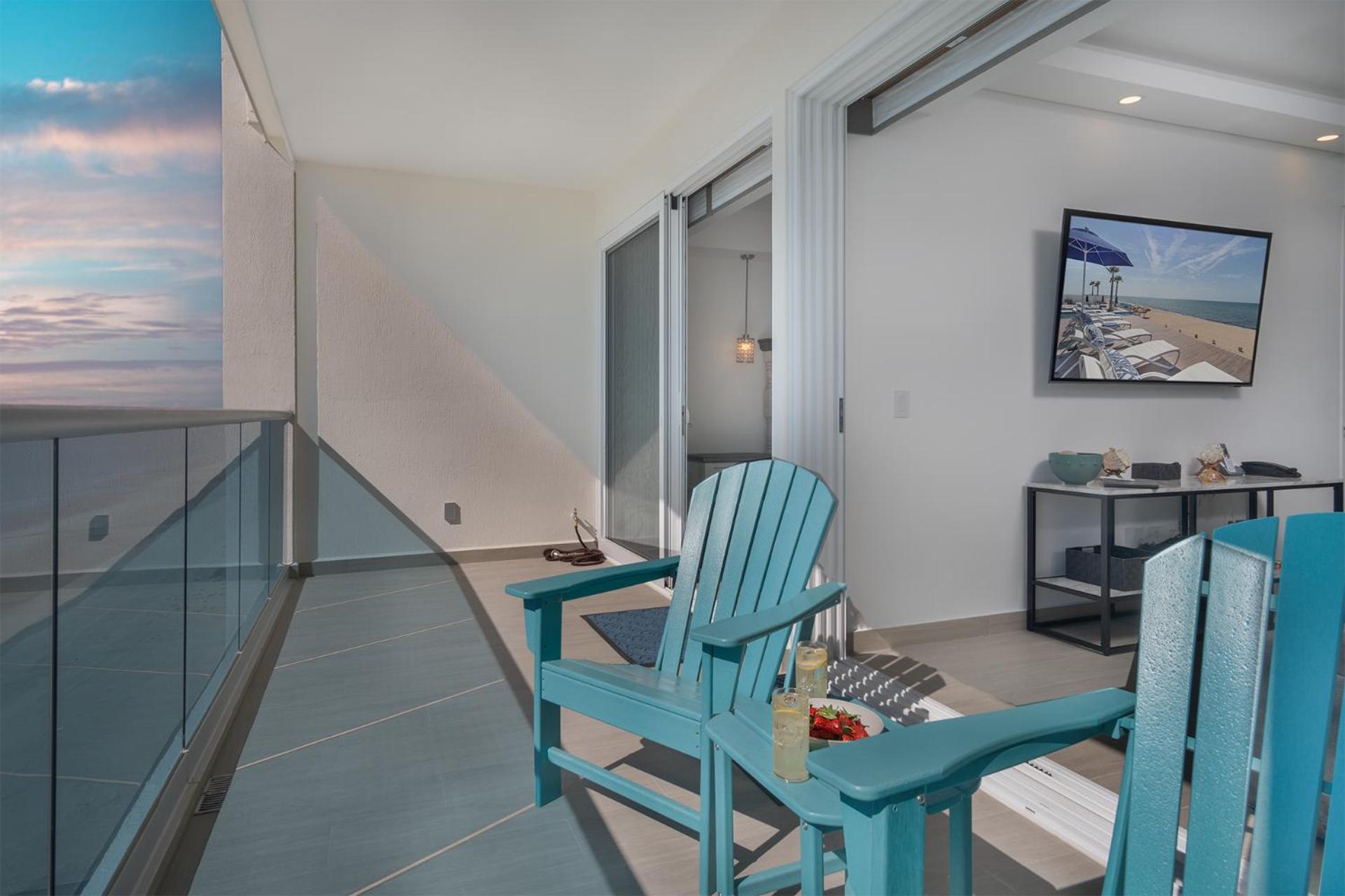 Lavish 1 bedroom Beach Front Condominium Encantame C-1603