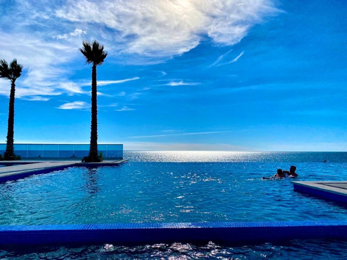 Lavish 1 bedroom Beach Front Condominium Encantame C-1603