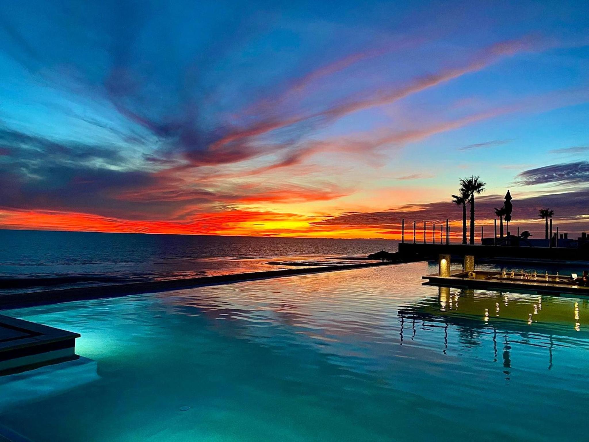 Lavish 1 bedroom Beach Front Condominium Encantame C-1603
