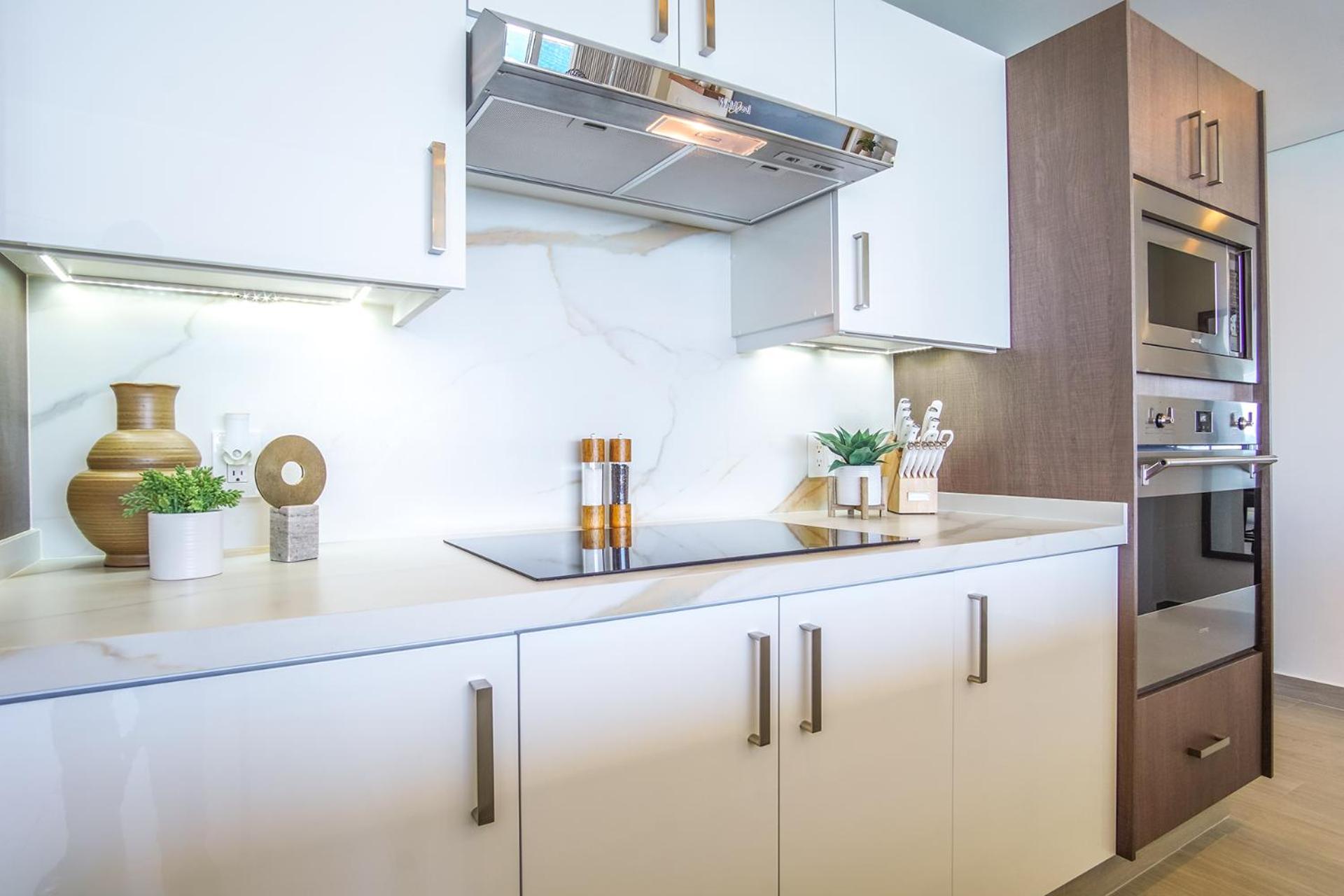Luxury modern condo at Encantame Towers E1405