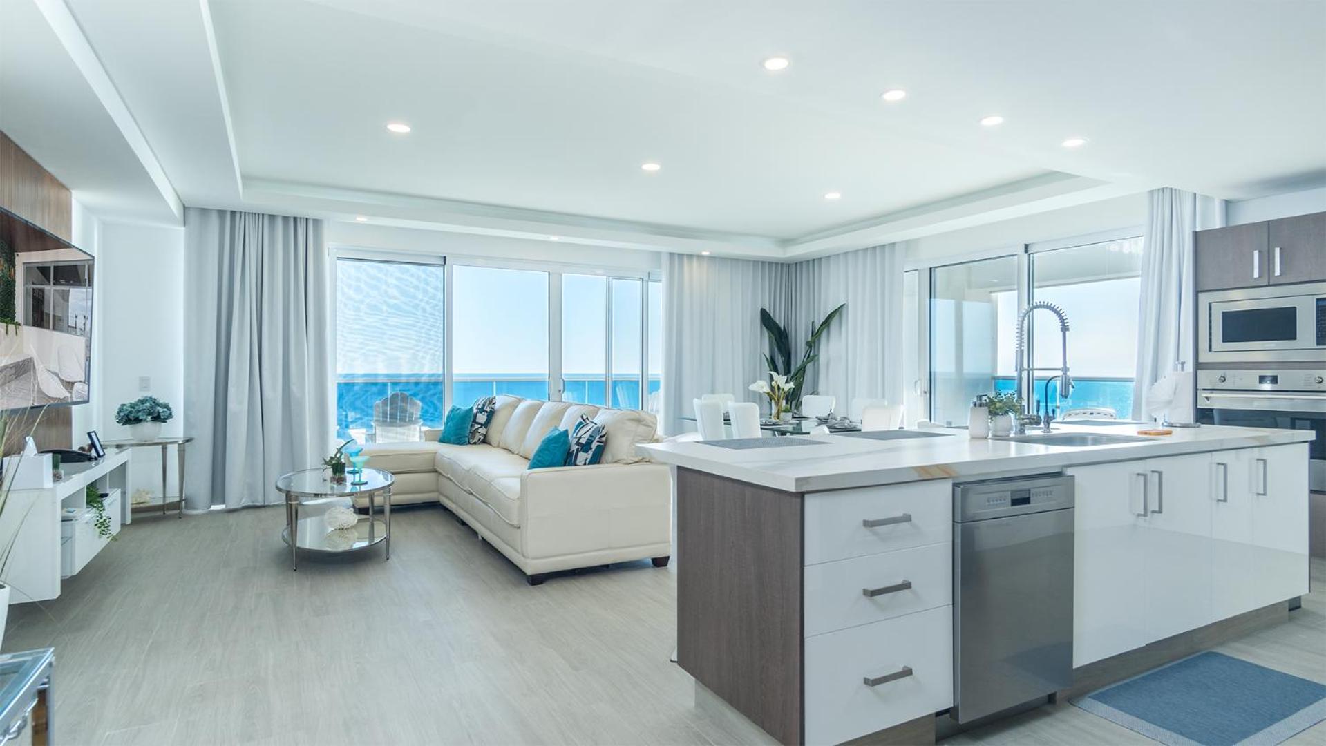 Impressive & beautiful 3 bedroom unit Ocean Front Encantame Velero-2301