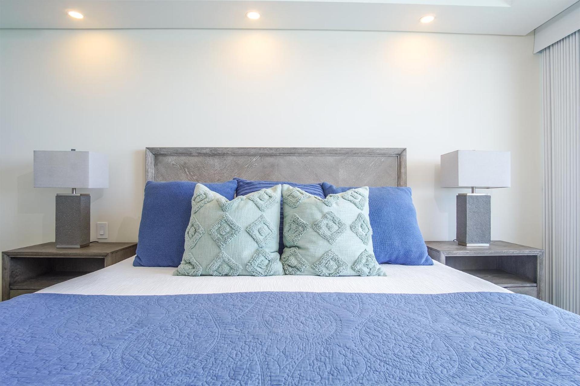 Luxury modern condo at Encantame Towers E1405