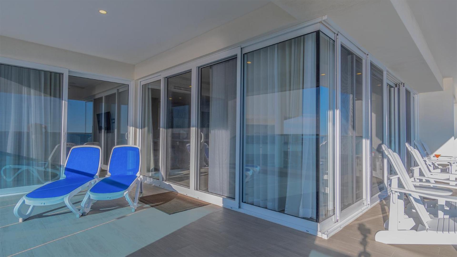 Impressive & beautiful 3 bedroom unit Ocean Front Encantame Velero-2301
