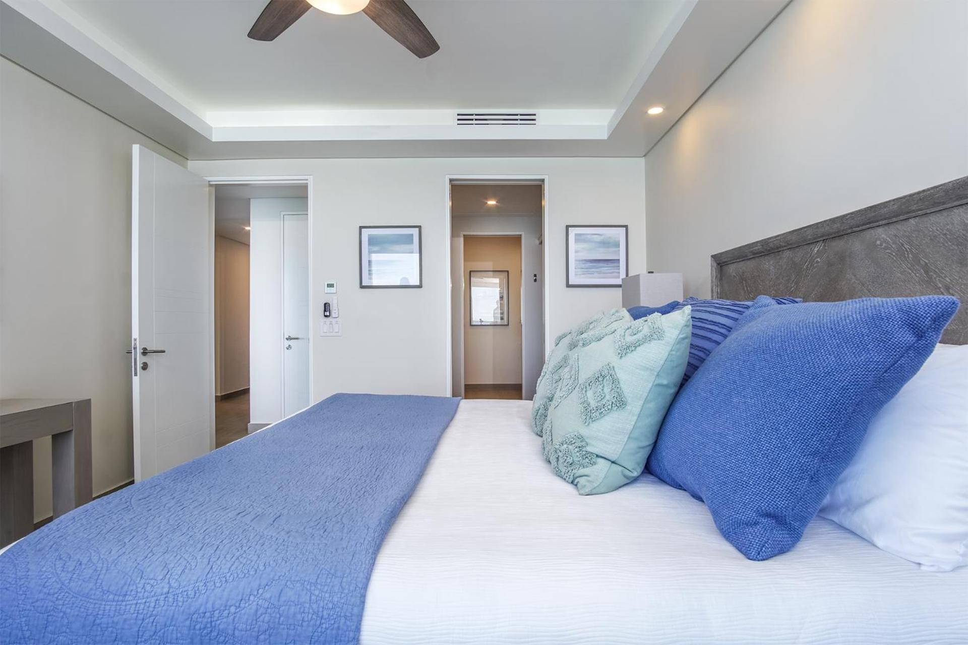 Luxury modern condo at Encantame Towers E1405