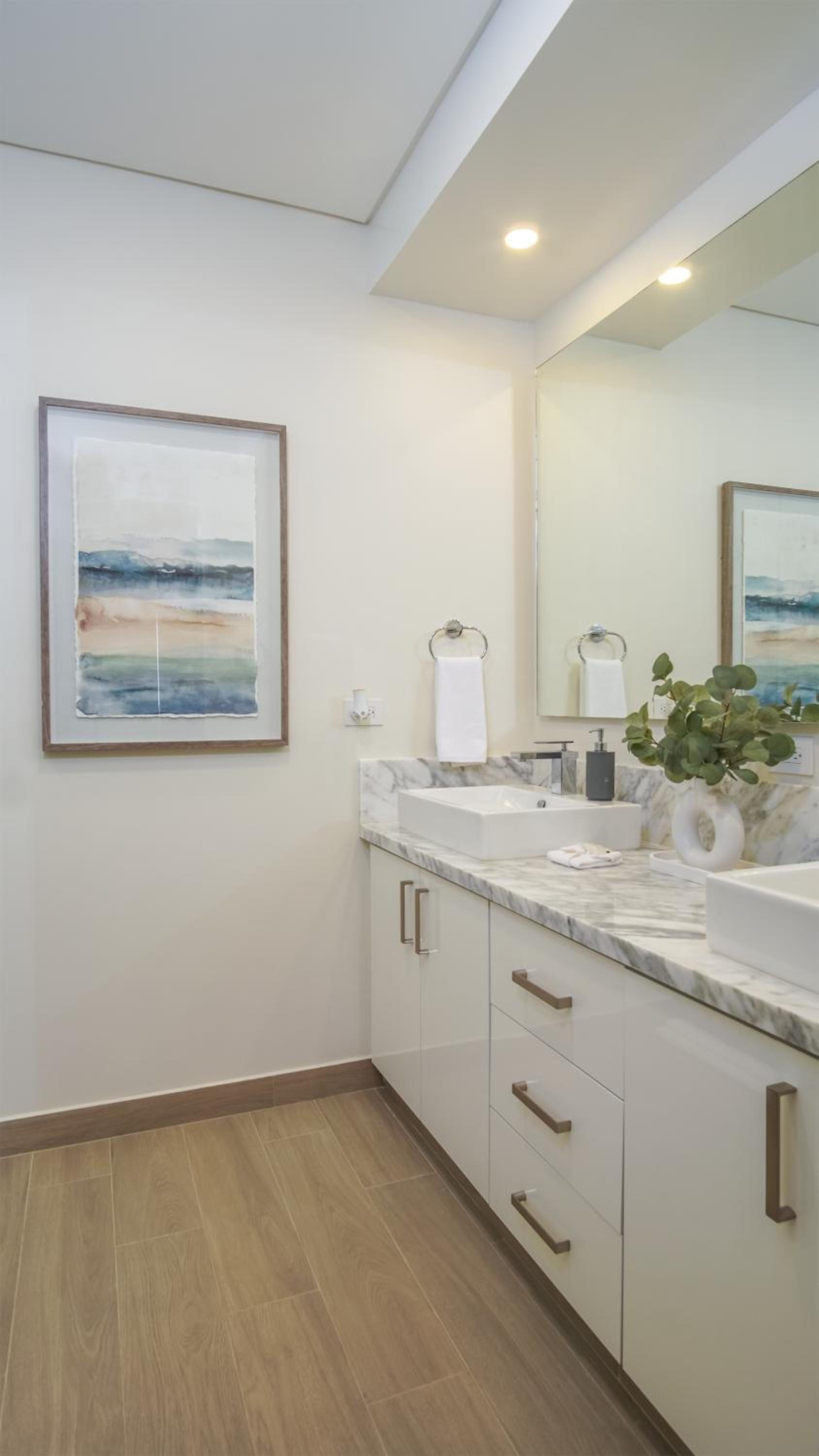Luxury modern condo at Encantame Towers E1405